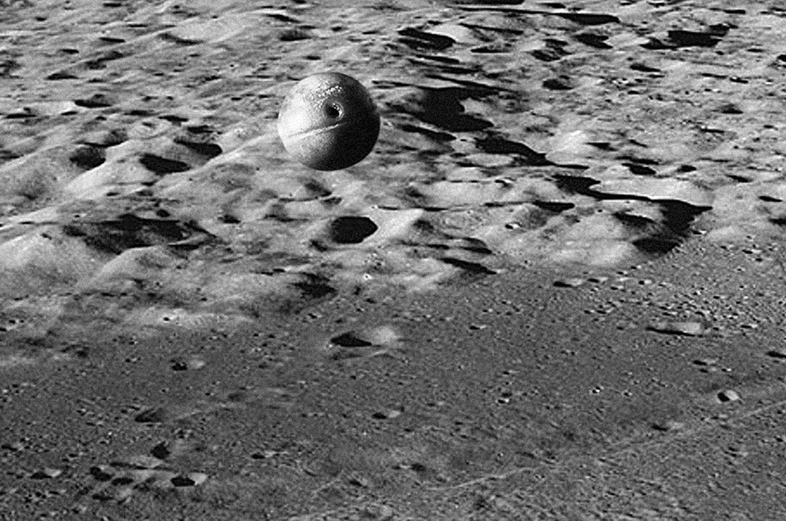 Корабль на поверхности луны. Рассекреченные снимки Луны НАСА. Секретные снимки Луны НАСА. Загадочные объекты на Луне. Летающая тарелка на Луне.